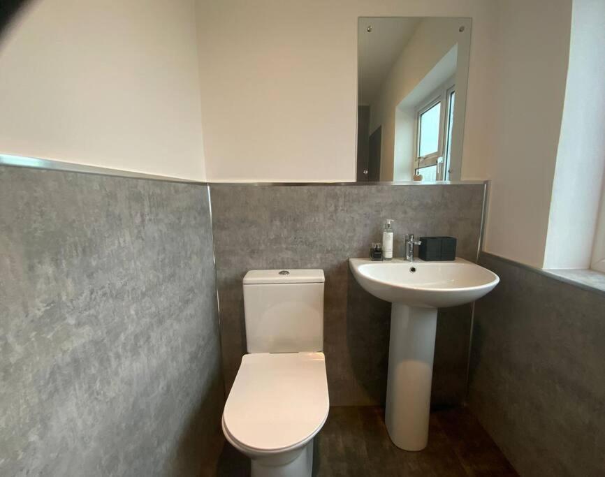 Warm And Cosy City Centre Home Near Train Station Chichester Exteriér fotografie
