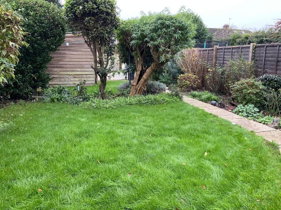 Warm And Cosy City Centre Home Near Train Station Chichester Exteriér fotografie